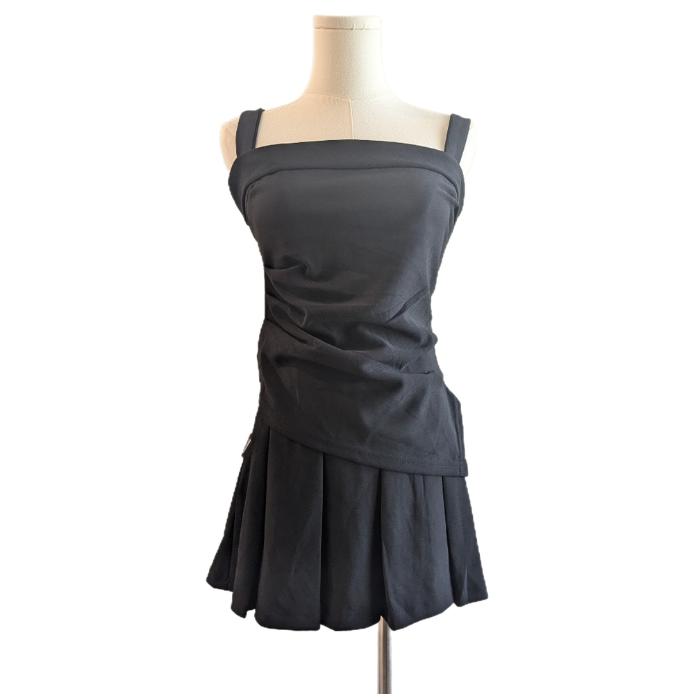 🎀 Couture 🎀 black top and pleated skirt coord set